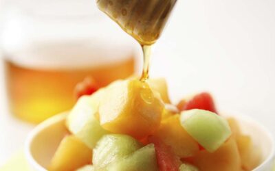 Summer Poolside Treat – Tropical Fruit Salad with Honey-Lime Drizzle